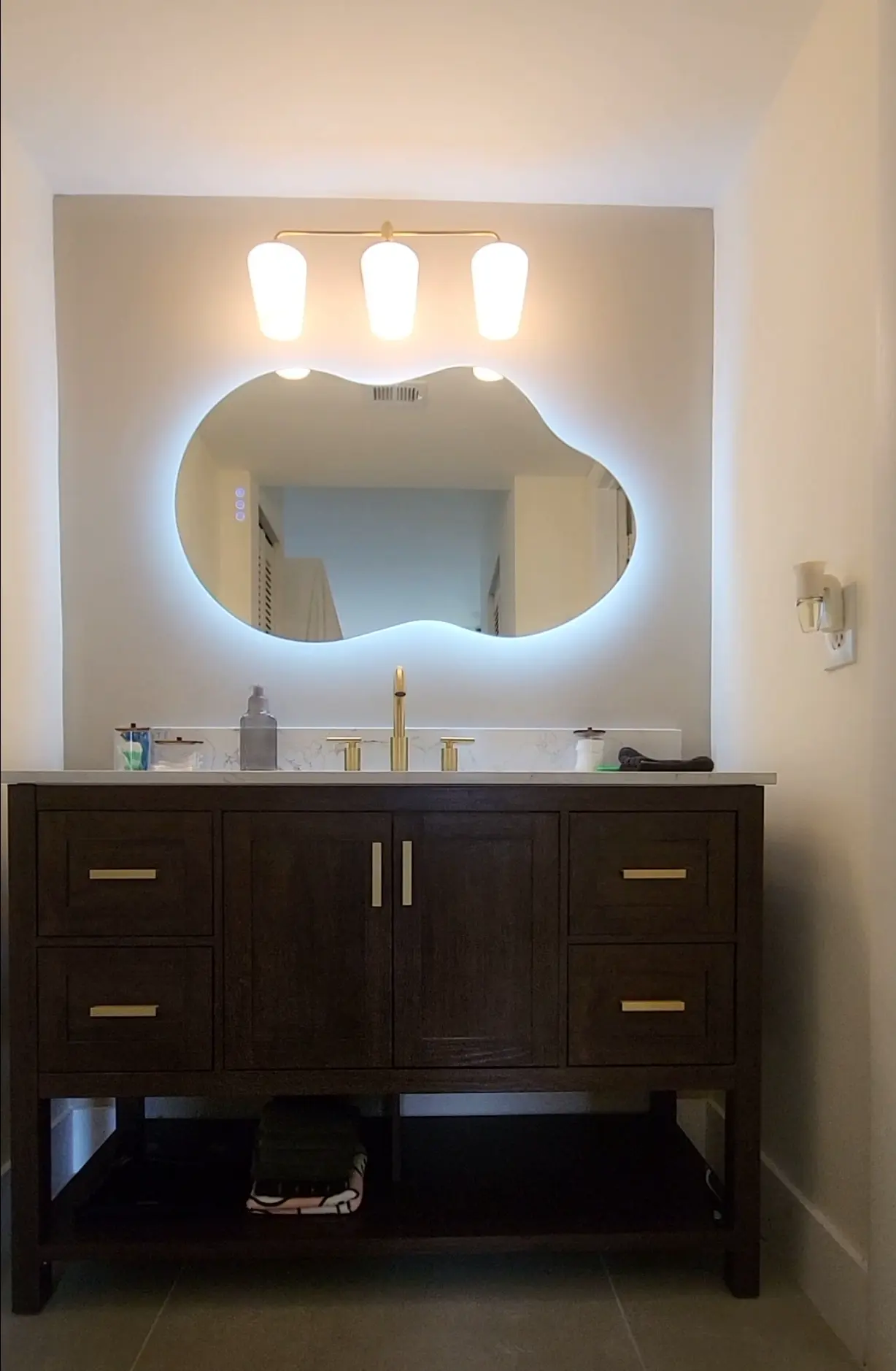 Custom bathroom cabinets Miramar